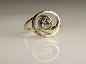 Engagement ring by Visionnaire Wedding 4